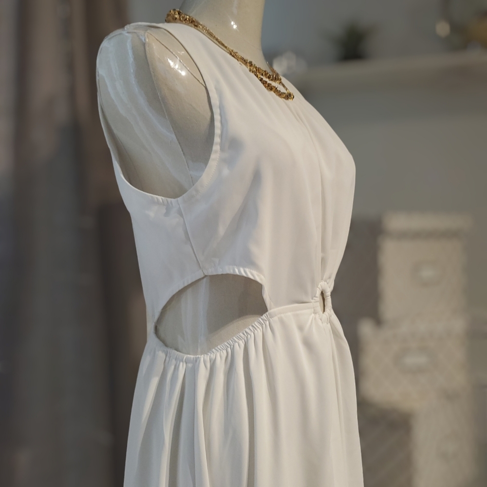 Entro  Sleeveless Cutout Maxi Dress size Medium - Picture 3 of 5